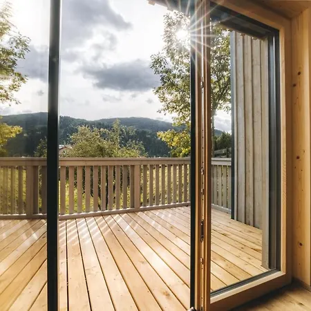 Ξενοδοχείο με διαμερίσματα Zum Wohle 3*