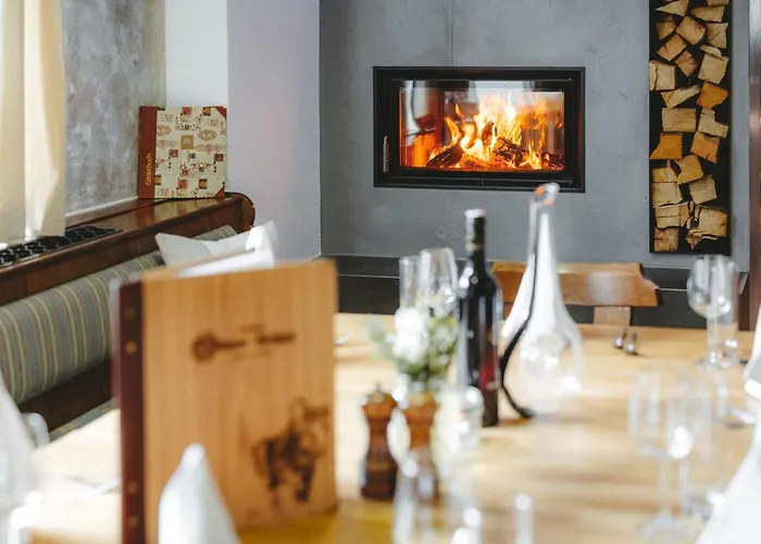 Zum Wohle Hotel apartamentowy Oberwoelz Stadt